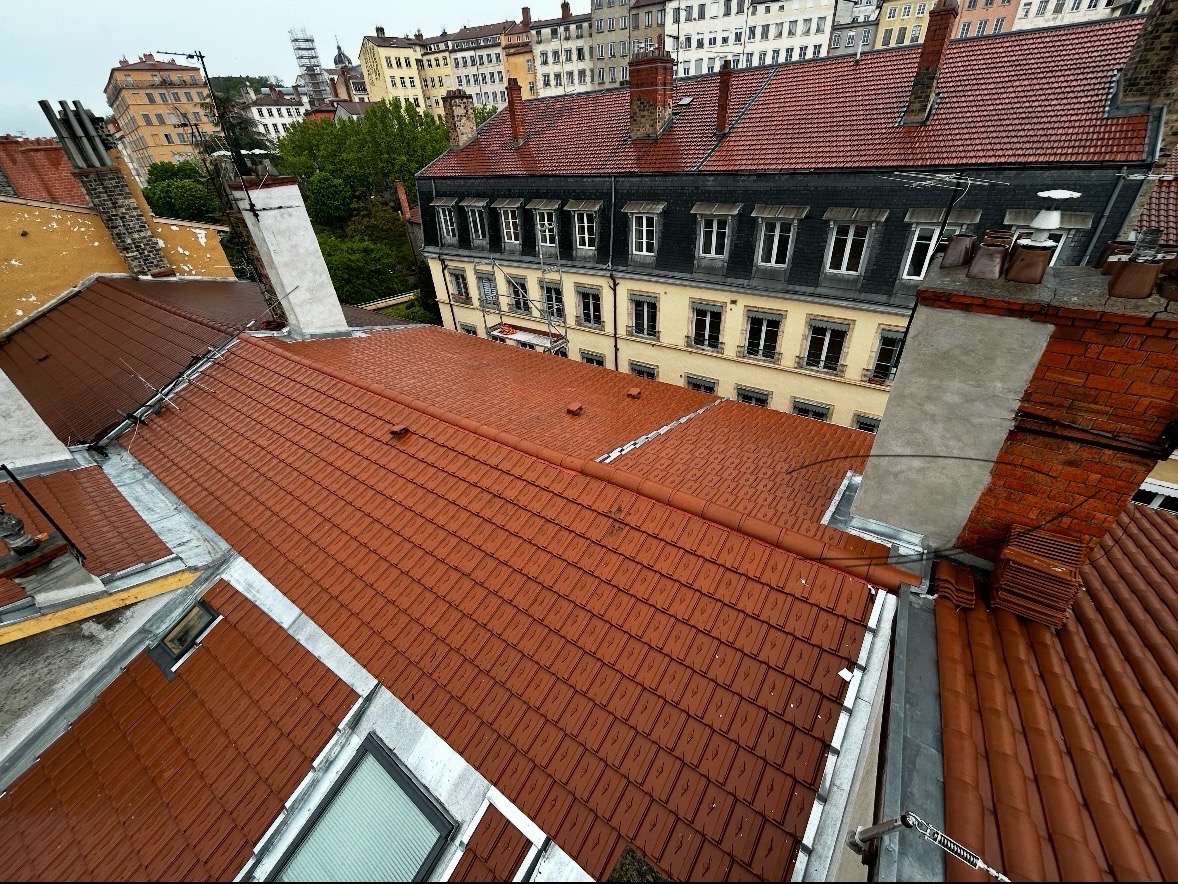 Rénovation complète de toiture urbaine